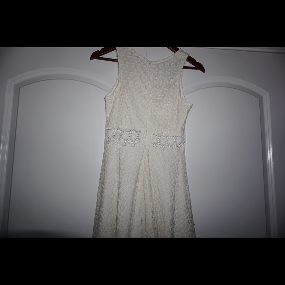 Dress - Picture 3 of 4